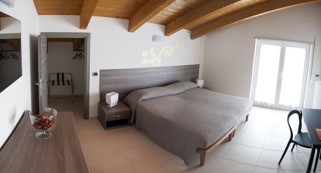 B&B Alba In Langhe Verduno Rom bilde