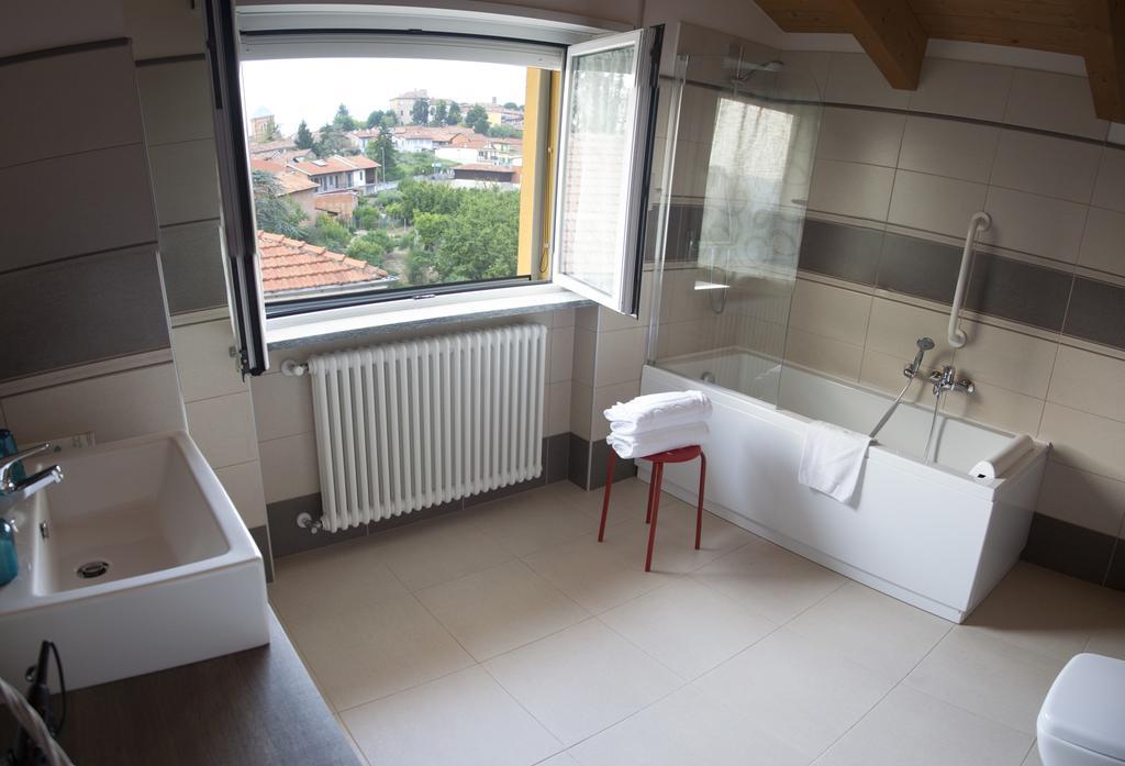 B&B Alba In Langhe Verduno Rom bilde
