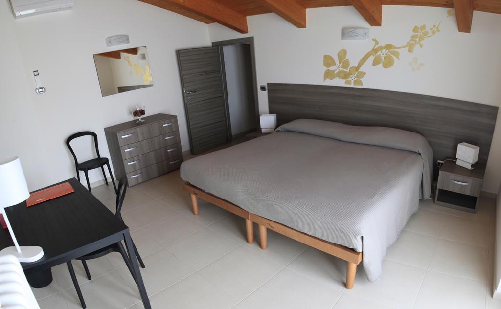 B&B Alba In Langhe Verduno Rom bilde